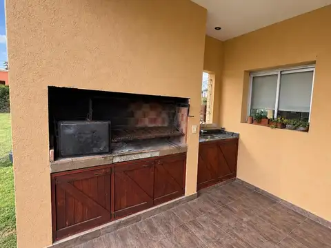 Venta | Casa en Vila Marina | 3 dormitorios, pileta y 2 amarras