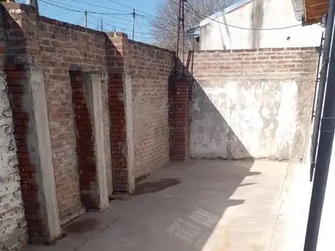 Depto Tipo Casa en Venta en Villa Luzuriaga, USD 76.000