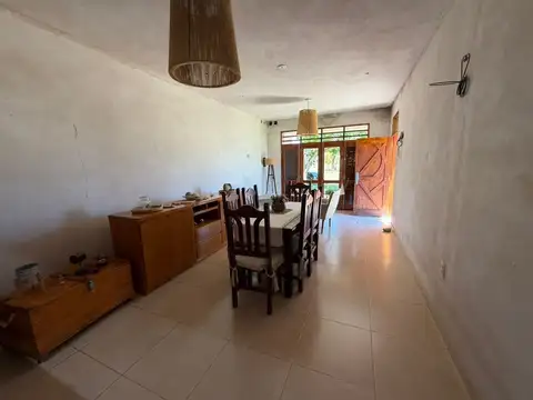 Casa 3 ambientes con 2 baños