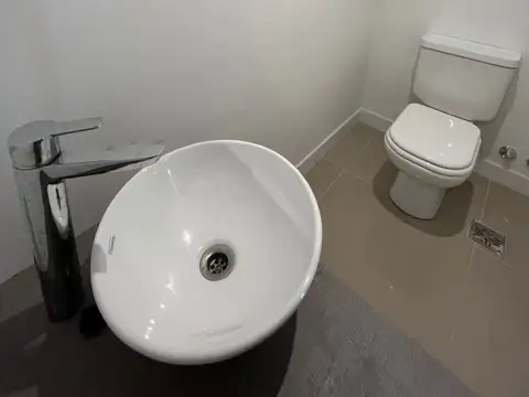 ALQUILER PARA ESTUDIANTES 2026 DEPARTAMENTO 2 AMBIENTES C/ BALCÓN Y COCH, CENTRO