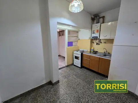 VENTA - TIPO PH 3 AMB C/ PATIO - ESCALADA 1700 P. AVELLANEDA
