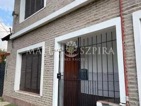 CASA EN DUPLEX 4 AMBIENTES EN CASTELAR