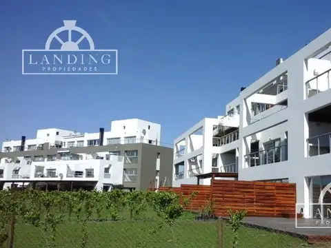 Departamento en Alquiler en Albanueva, USD 2.500