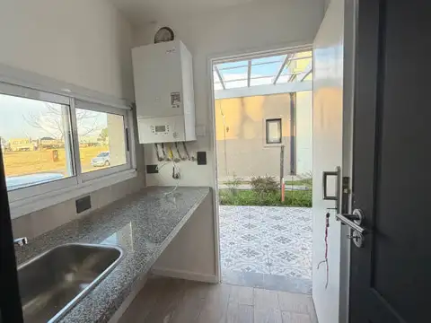 Casa 5 ambientes con 3 baños