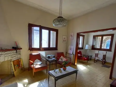 Casa en venta - 2 Dormitorios 1 Baño - Cochera - 450Mts2 - Mar del Plata