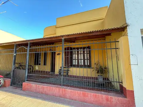 CASA EN VENTA EN BRAGADO CON PILETA