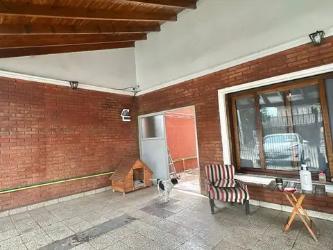 Casa 6 ambientes con 3 baños