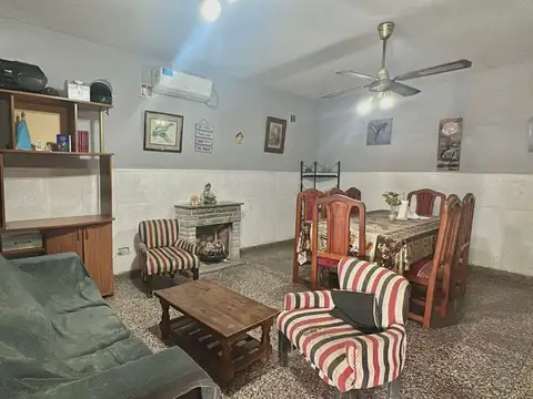CASA 6 AMB. CON DOS DEPTOS EN VENTA ALMTE BROWN