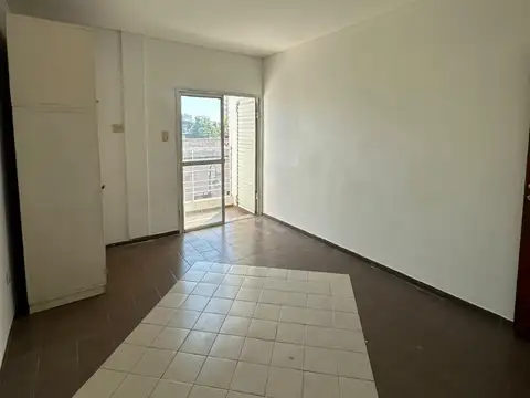 PELLEGRINI 1400, Piso 2