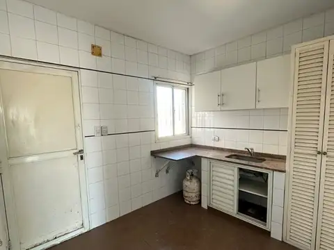 PELLEGRINI 1400, Piso 2