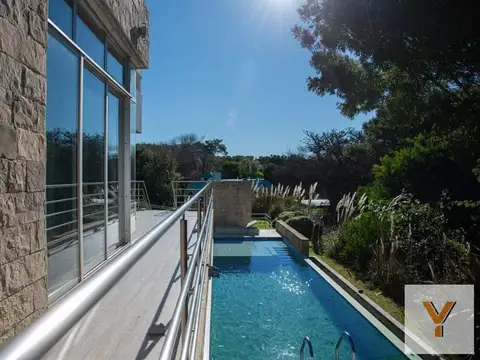 Casa 7 ambientes con 7 baños