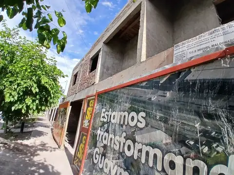 VENTA DE DEPARTAMENTO EN GUYMALLEN 
