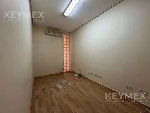 Oficina 4 ambientes con 1 baño