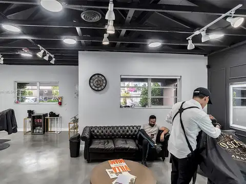 Local en Venta en Miami, USD 200.000