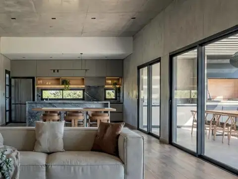 Casa en Venta en Ezeiza, USD 431.492