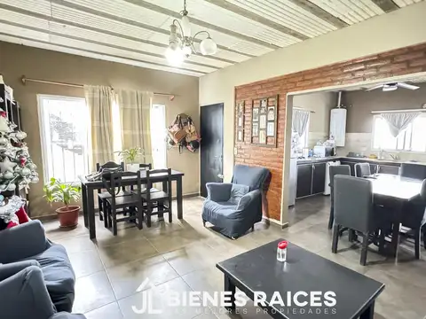 Casa en Venta con 1 cochera