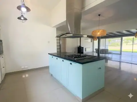Casa en Venta en Santa Ana, USD 230.000