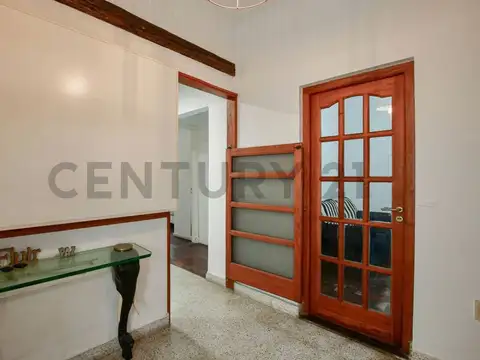 Casa venta en La Plata de 5 dormitorios cochera pileta