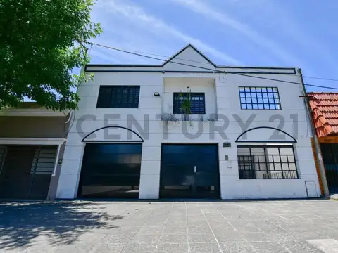 Casa venta en La Plata de 5 dormitorios cochera pileta