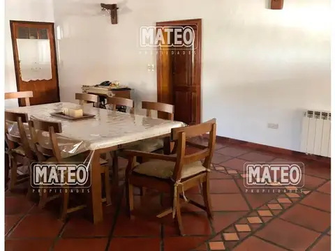 Casa 4 ambientes con 2 baños