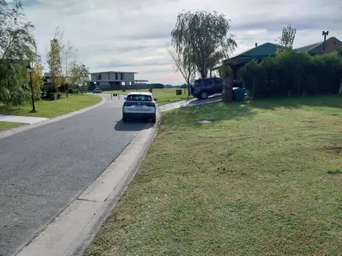 Venta Lote a la laguna San Sebastian Area 6 Pilar