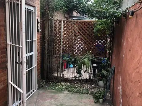 Depto Tipo Casa 2 ambientes con 2 baños