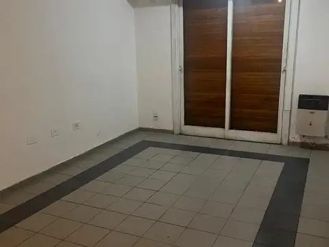 General Paz 600, Piso 2