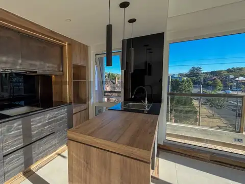 VENTA  A ESTRENAR PISO CON BALCON TANDIL