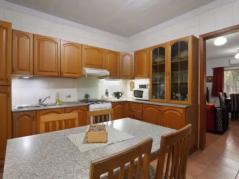 VENTA CASA QUINTA 3 AMBIENTES LIBERTAD PISCINA