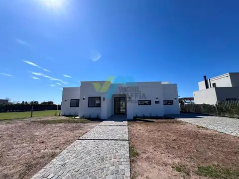 Casa en Venta con 1 cochera