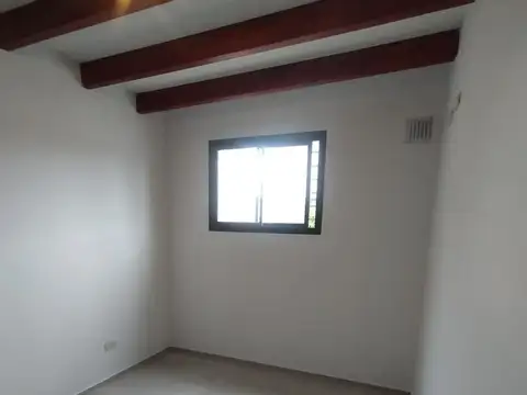 Casa en Alquiler con 1 cochera