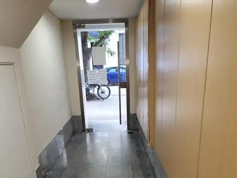 Oficina 2 ambientes con 3 baños