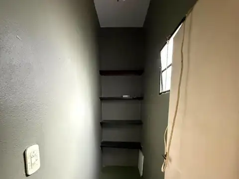 Depto Tipo Casa en Alquiler en Barrio Naón, $ 800.000