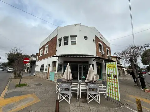 VENTA LOCAL COMERCIAL CON DEPARTAMENTO EN SAN ISIDRO