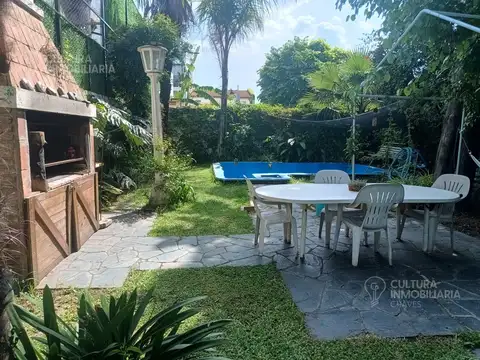 VENTA CASA EN HAEDO NORTE 5 AMBIENTES CON FONDO LIBRE Y PILETA