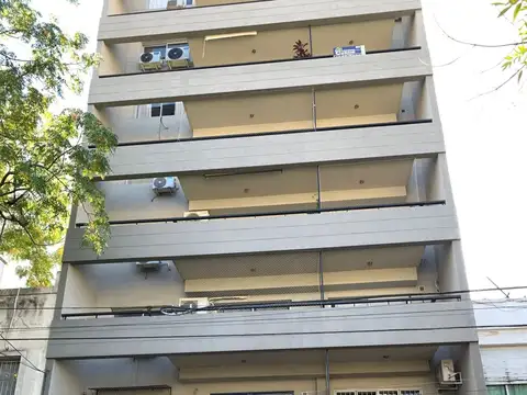 ALQUILER MONOAMBIENTE DIVISIBLE EN FLORES