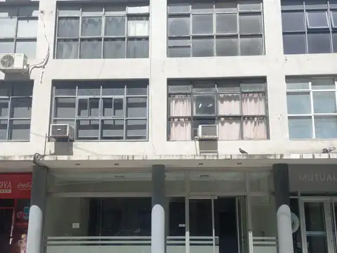 Oficina en edificio, 1ra Junta (esquina 25 de Mayo) al 2500