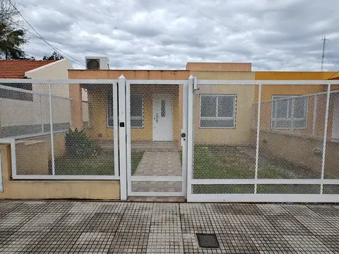 Casa en alquiler en Merlo Sur
