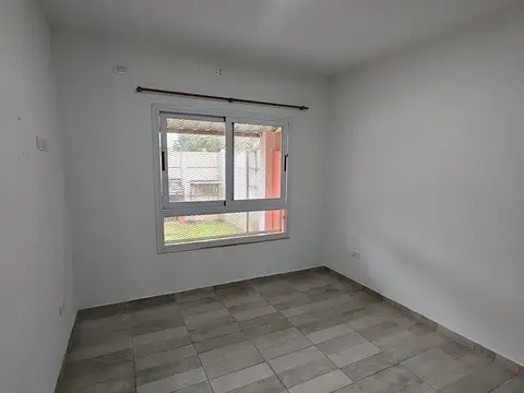 Casa en Alquiler con 1 cochera