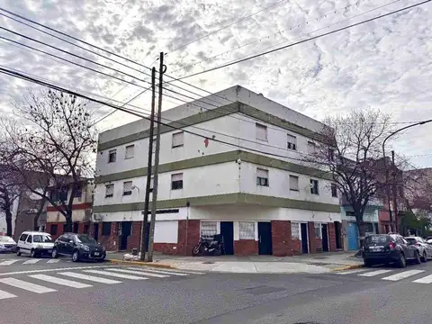 HOTEL Y DEPARTAMENTOS EN ESQUINA CHACARITA