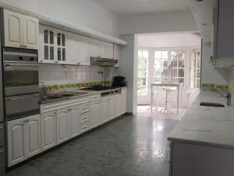 Casa 5 ambientes con 5 baños