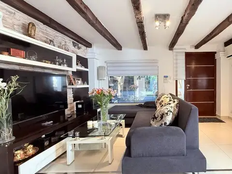 CASA EN VENTA LA PLATA 3 DORMITORIOS COCHERA
