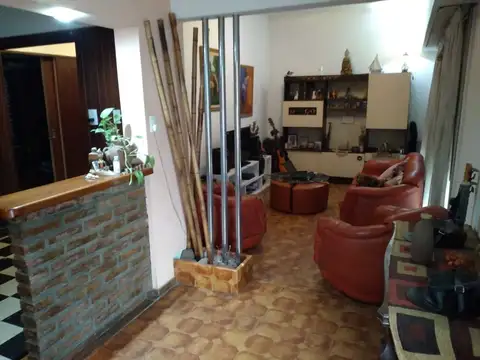 Depto Tipo Casa en Venta de 4 dormitorios