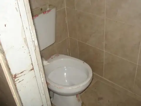 Local en Venta en Villa Luzuriaga, USD 45.000