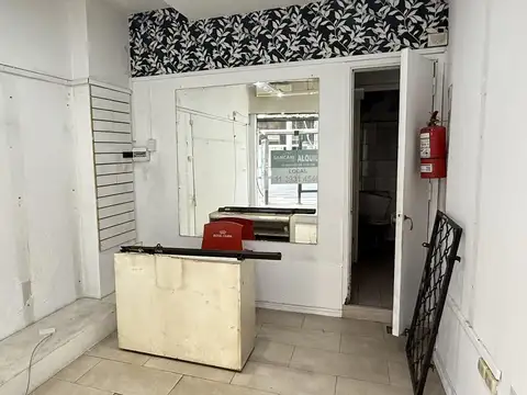 Avenida Montes de Oca al 1100