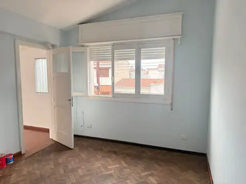 ALQUILER PLANTA ALTA E COFICO SIN EXPENSAS CON BALCON