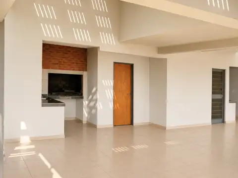 Exclusivo semipiso a metros del rio parana.