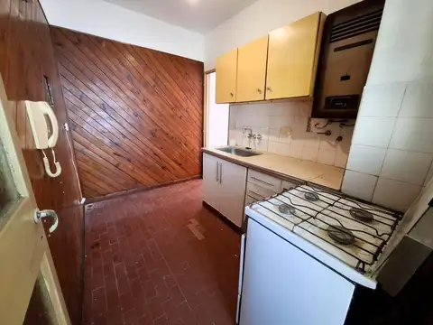 Av. Gral. Paz 15285 , Piso 8