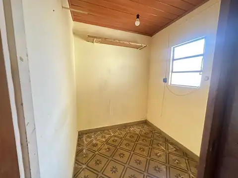 Casa 3 ambientes con 1 baño