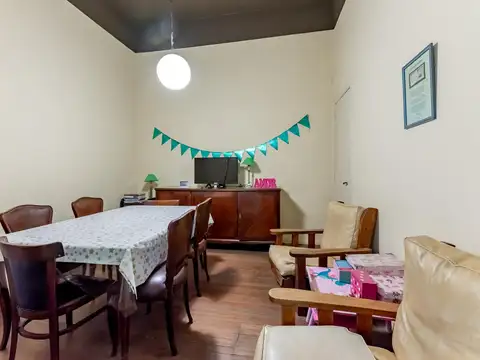 Depto Tipo Casa en Venta 80 años